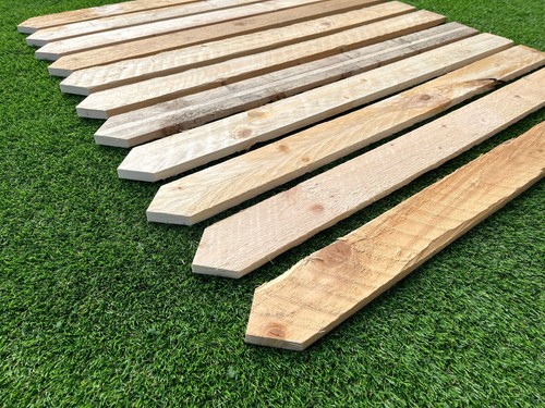 Pointed pale picket fence - pointed,